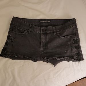 Express 2 inch mid rise lace-up denim shorts, size 12